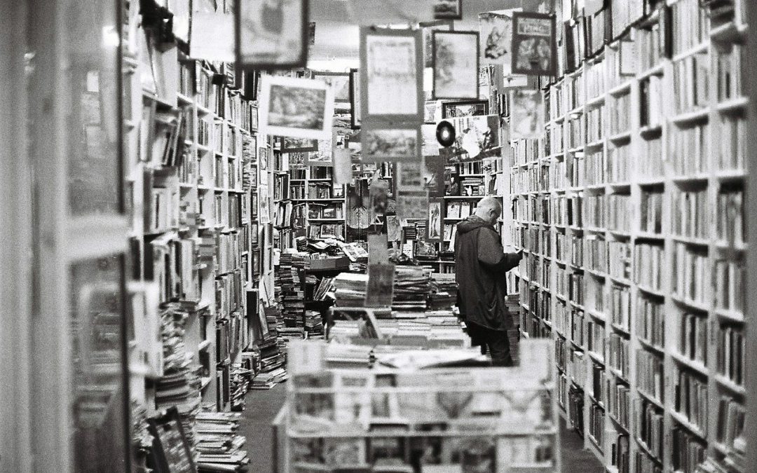 読んだら本屋に行きたくなる読書ガイド「知的野蛮人」になるための本棚